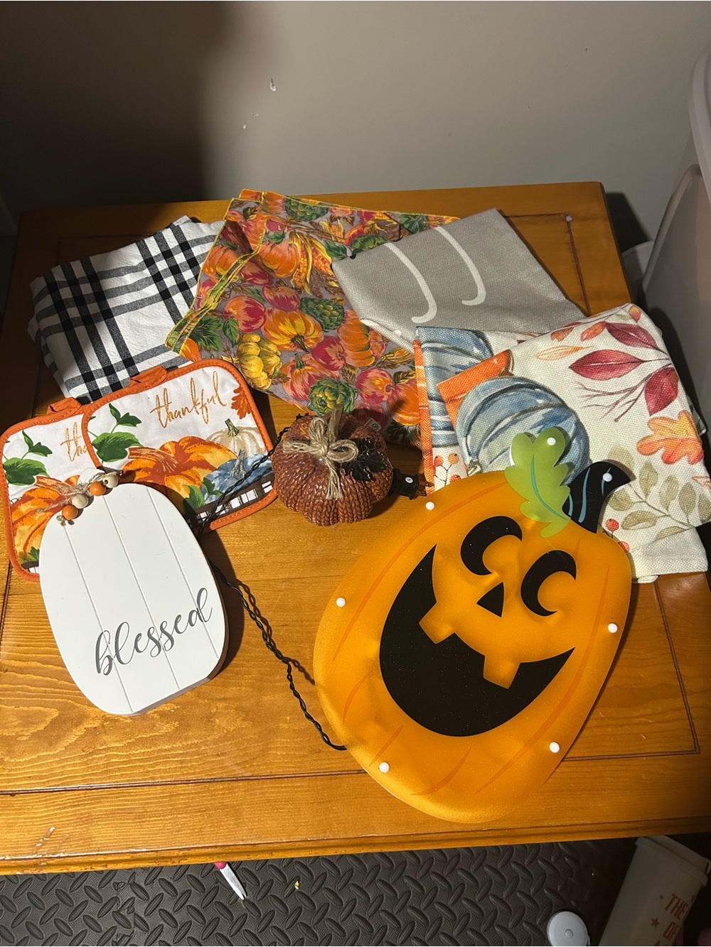 Huge lot of Halloween / Thanksgiving / Fall and Autumn decor